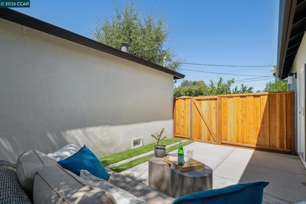 210 S R St Property Photo 54