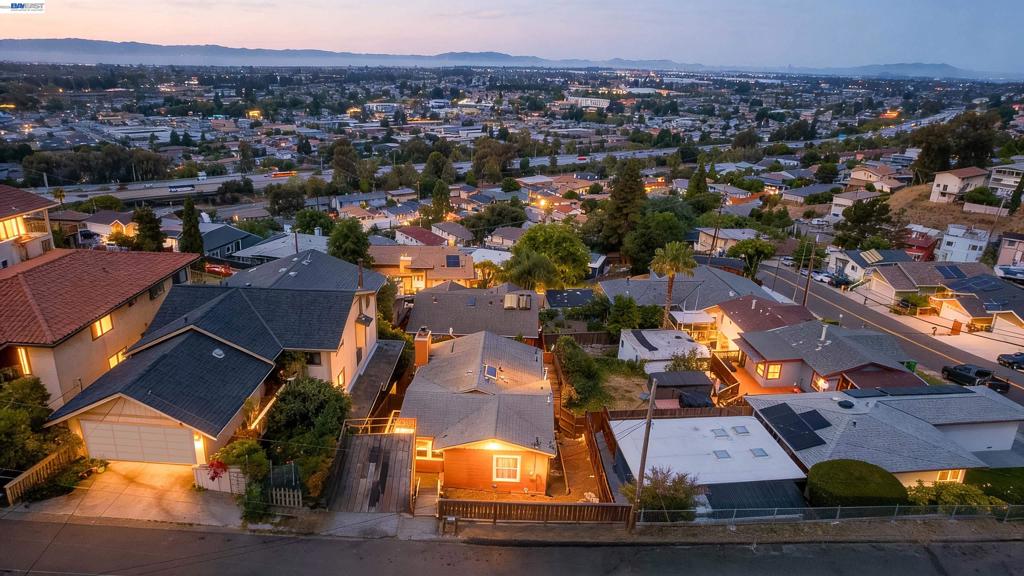 16805 President Dr Property Photo 2