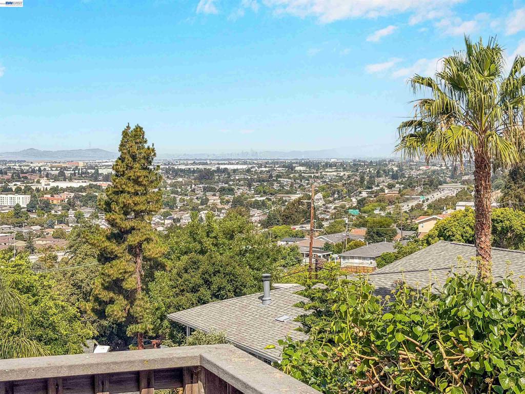 16805 President Dr Property Photo 5