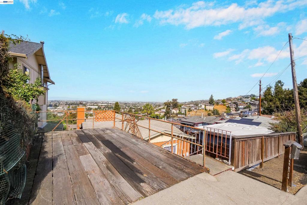 16805 President Dr Property Photo 7