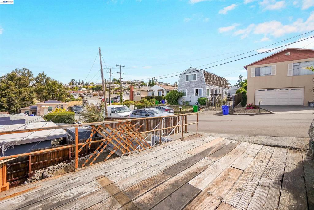 16805 President Dr Property Photo 9