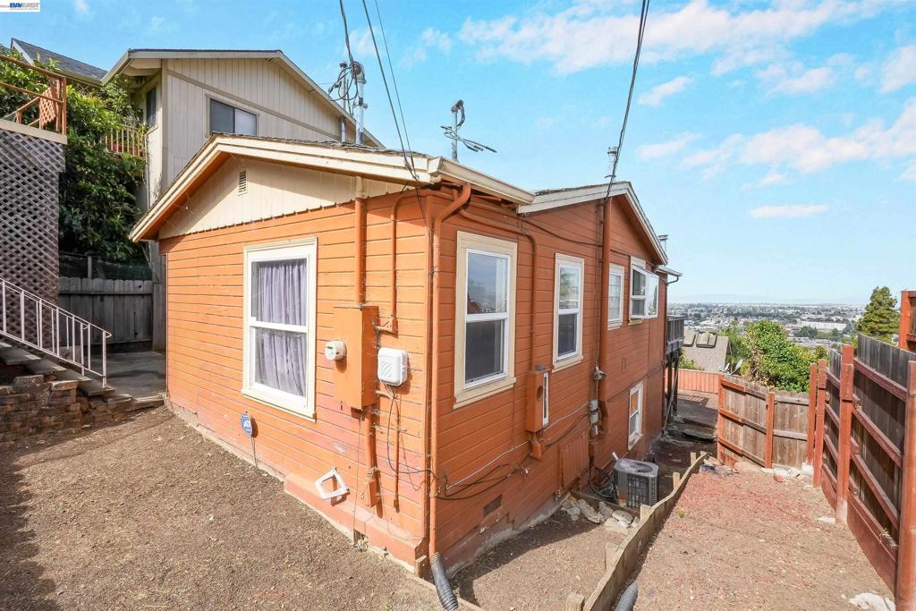 16805 President Dr Property Photo 16