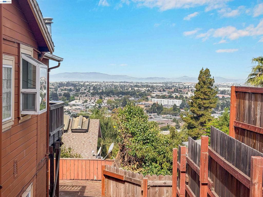 16805 President Dr Property Photo 17