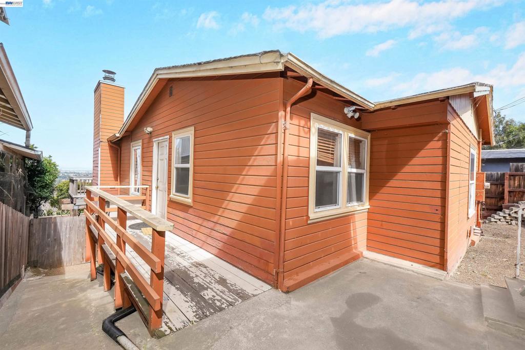 16805 President Dr Property Photo 18
