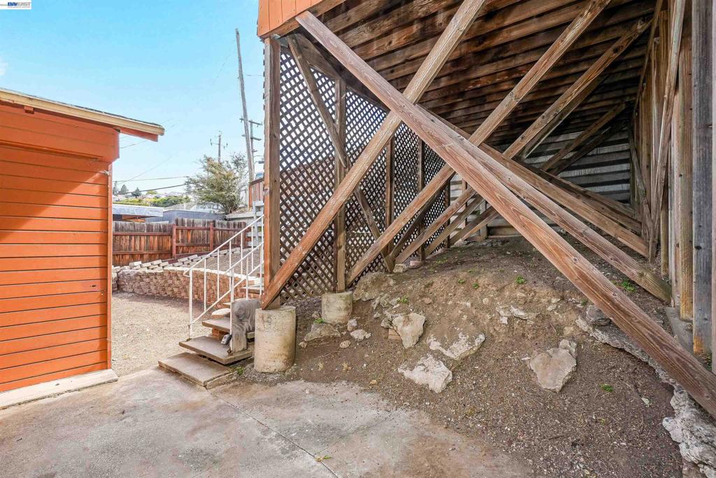 16805 President Dr Property Photo 19