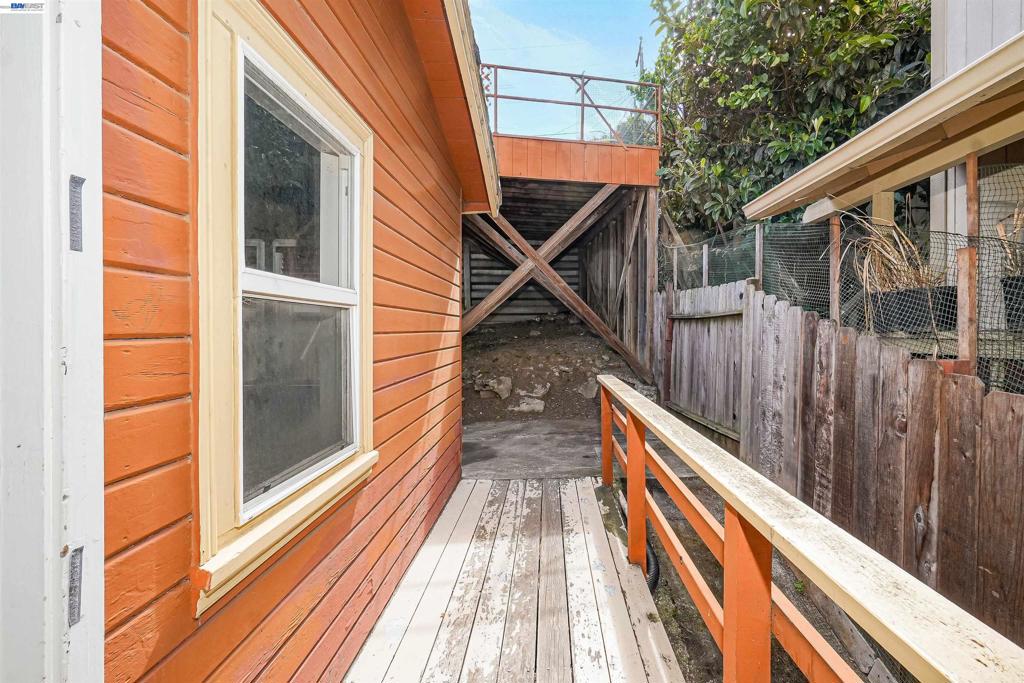 16805 President Dr Property Photo 22
