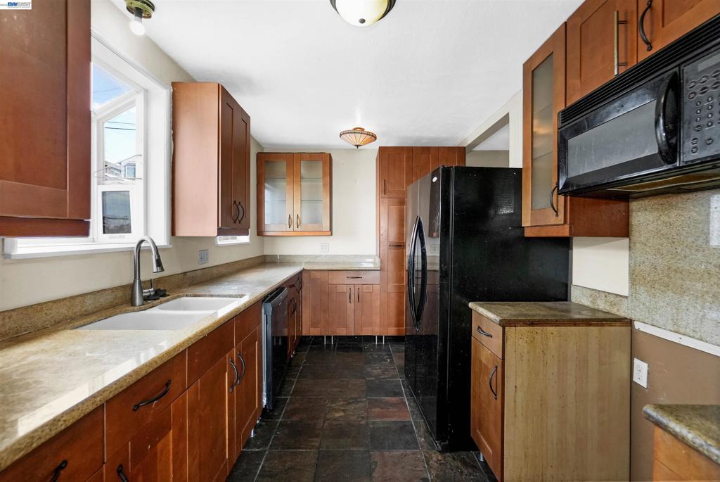 16805 President Dr Property Photo 31
