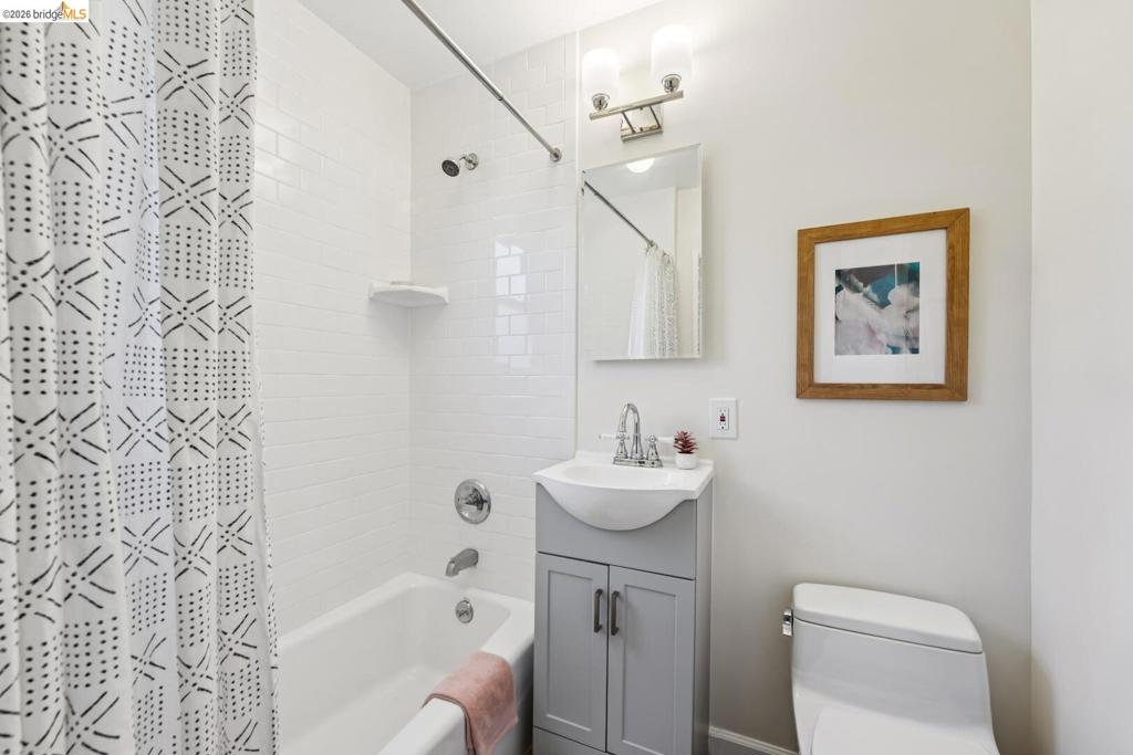 1075 53rd St Property Photo 17