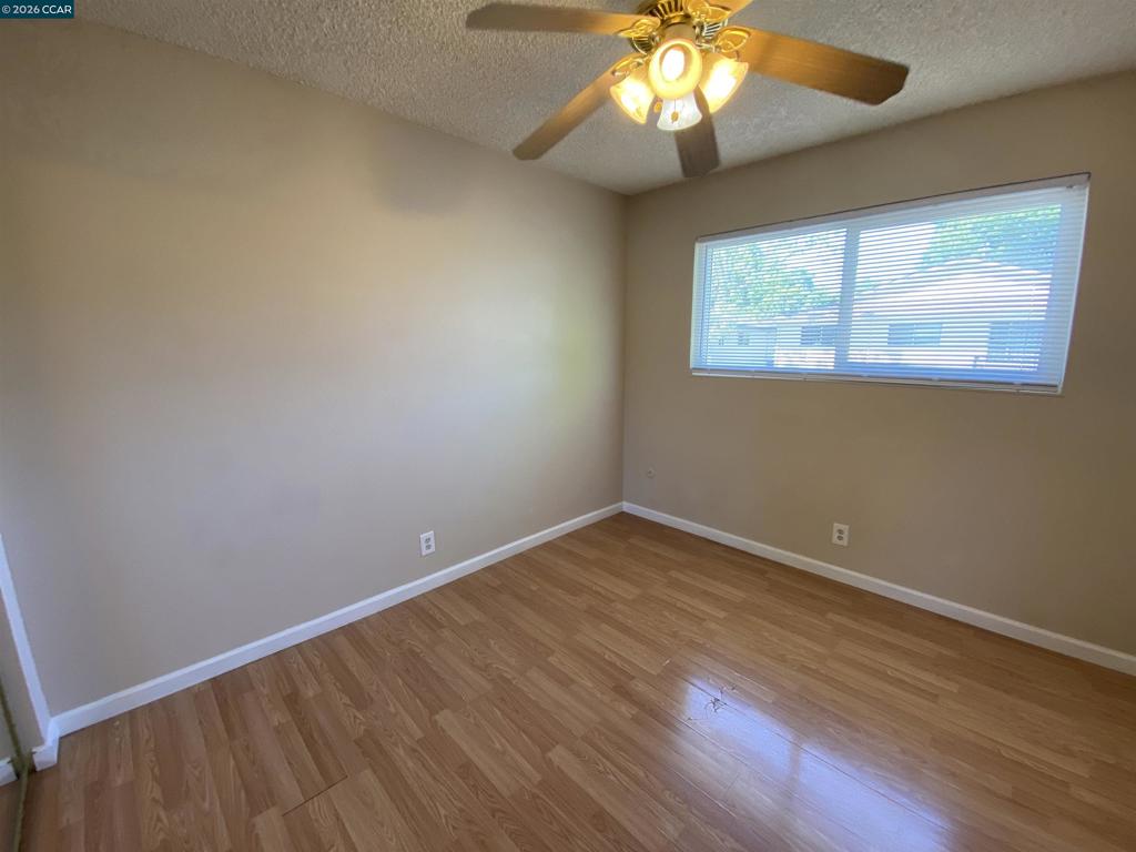 2118 Peppertree Way Property Photo 6