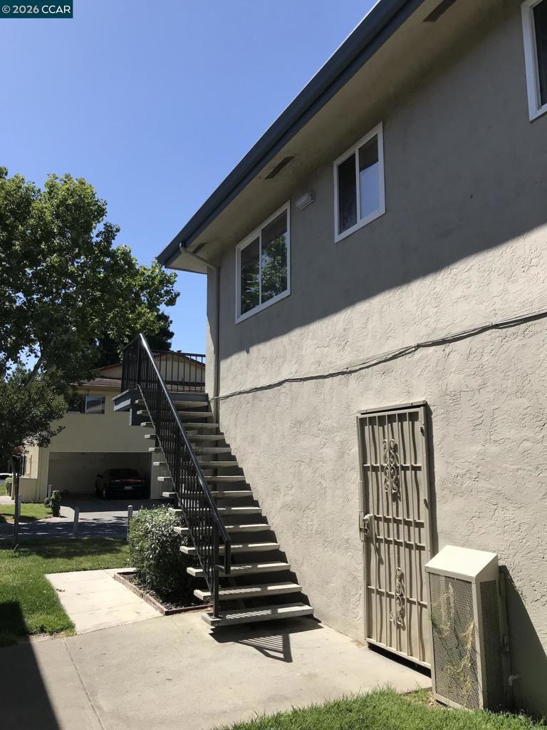 2118 Peppertree Way Property Photo 17