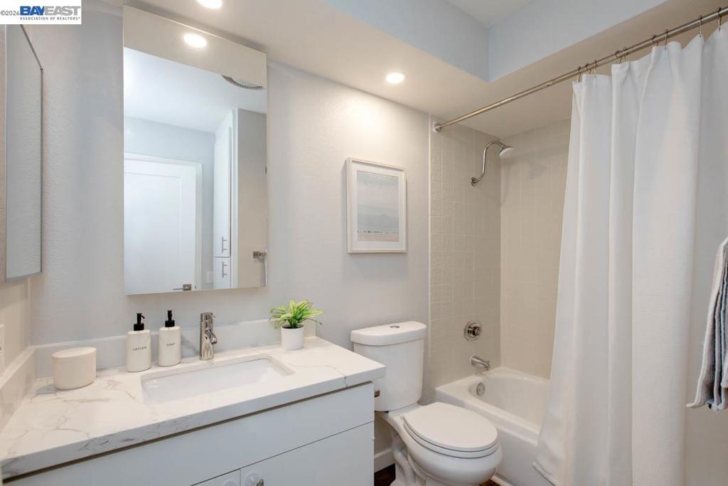 641 Centre Ct Property Photo 35