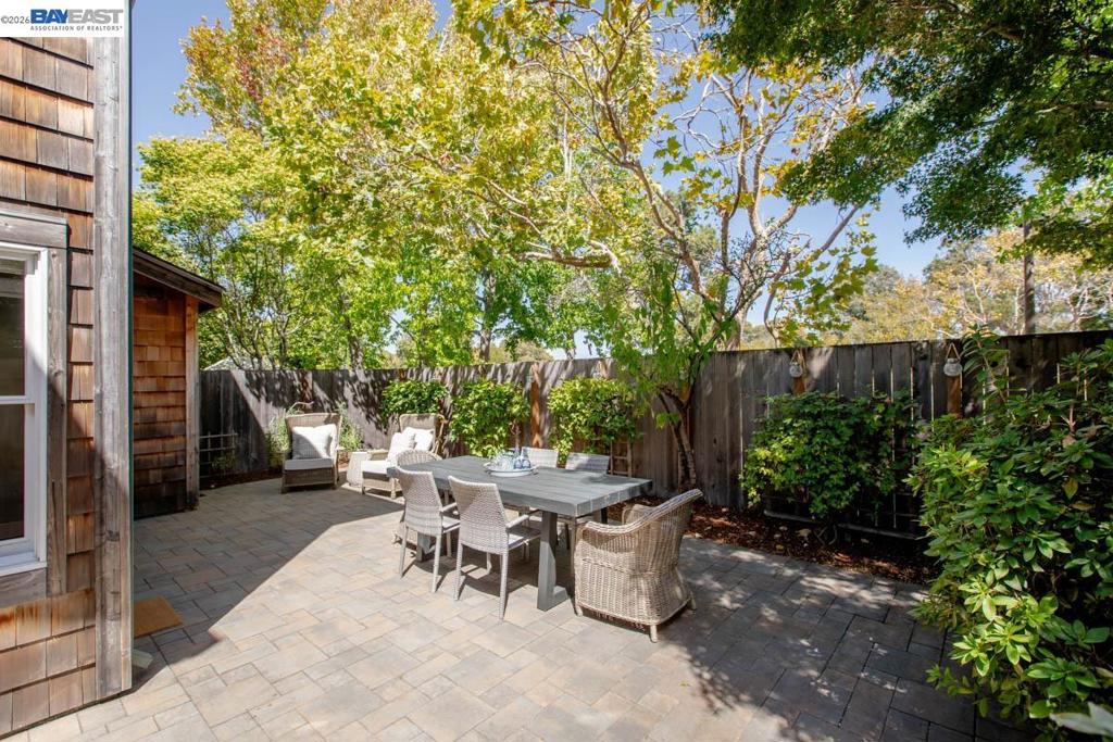641 Centre Ct Property Photo 44