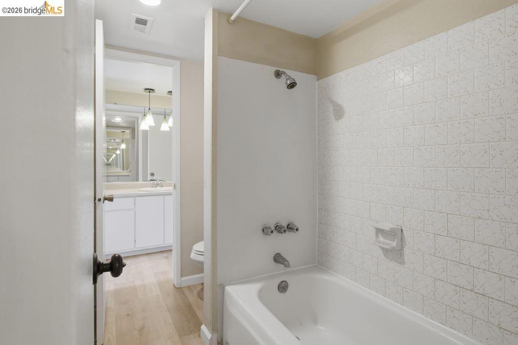 2400 Larkspur Ln 264 Property Photo 10