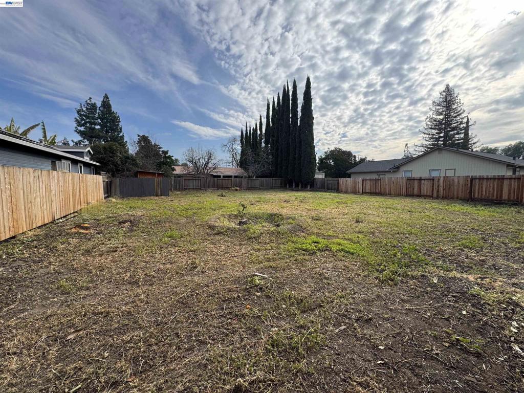 4719 Springwood Way Property Photo 2