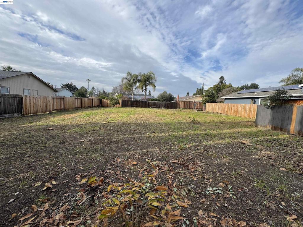 4719 Springwood Way Property Photo 4