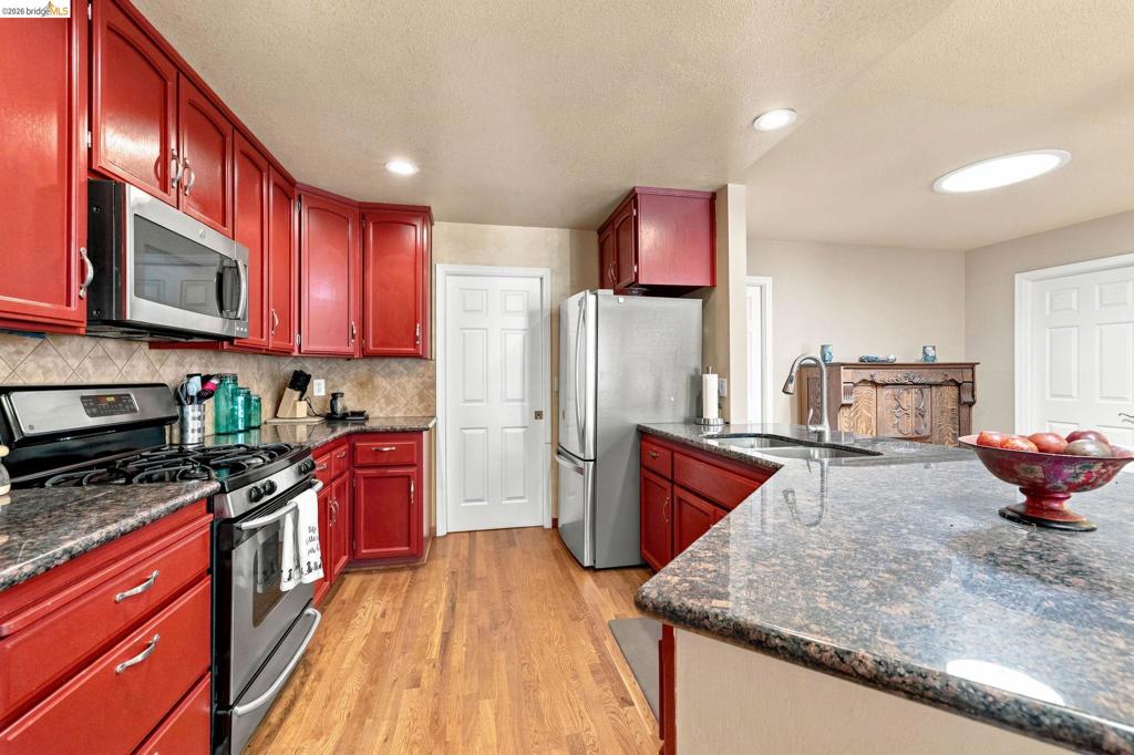 23985 Hitching Post Rd Property Photo 11