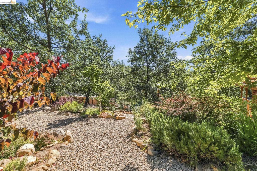 23985 Hitching Post Rd Property Photo 35