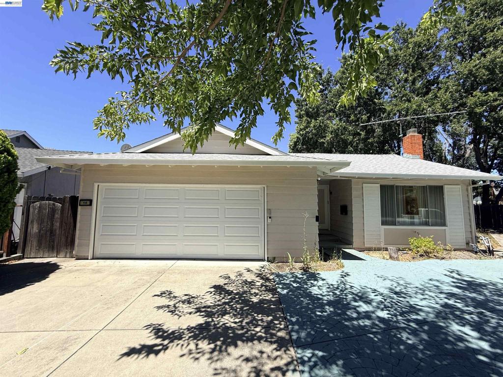 16 Ona Ct Property Photo 1