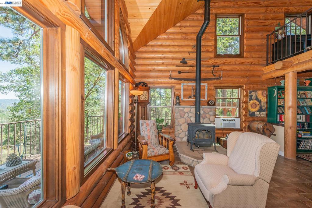 600 Top Of The Grade Property Photo 4