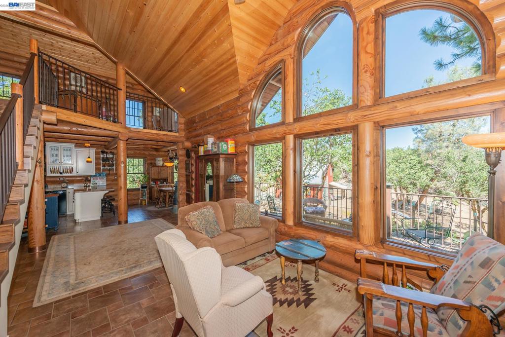 600 Top Of The Grade Property Photo 10