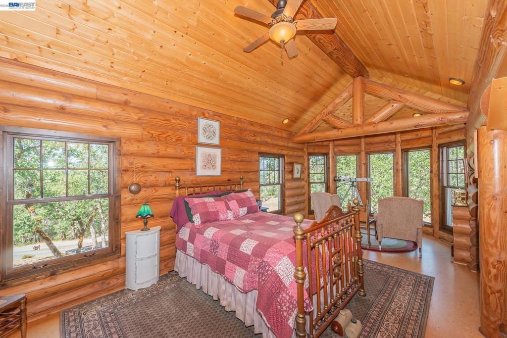 600 Top Of The Grade Property Photo 11
