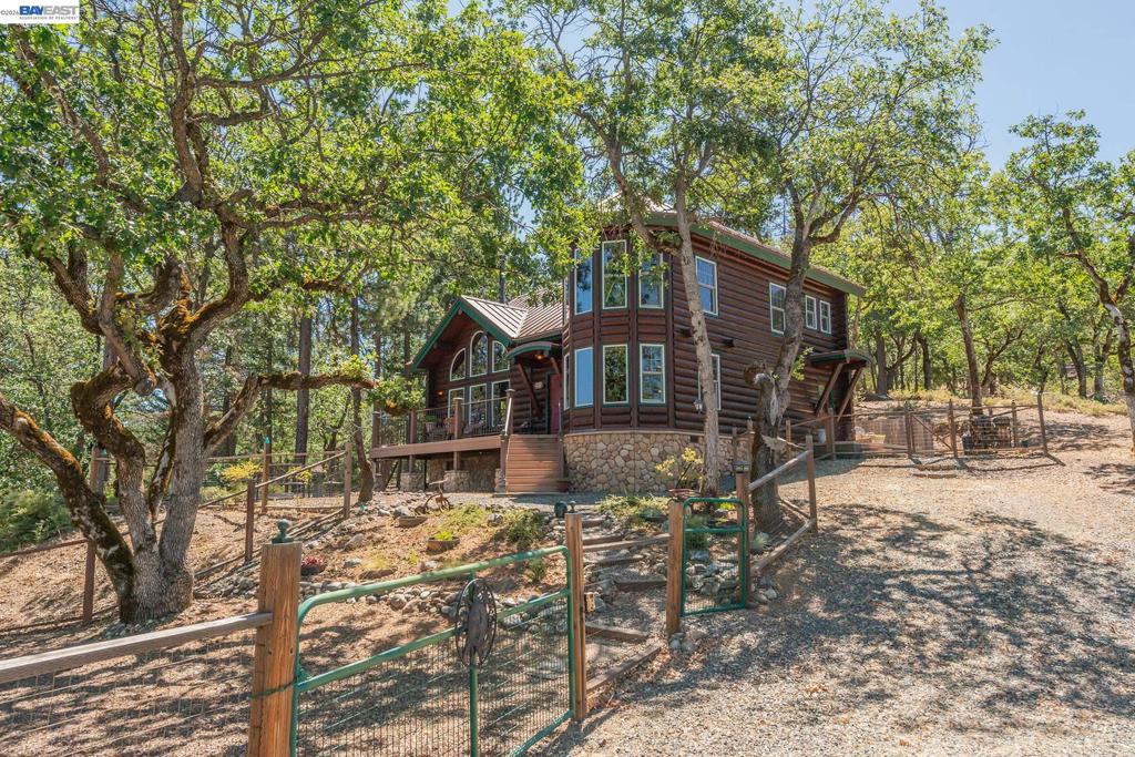 600 Top Of The Grade Property Photo 26