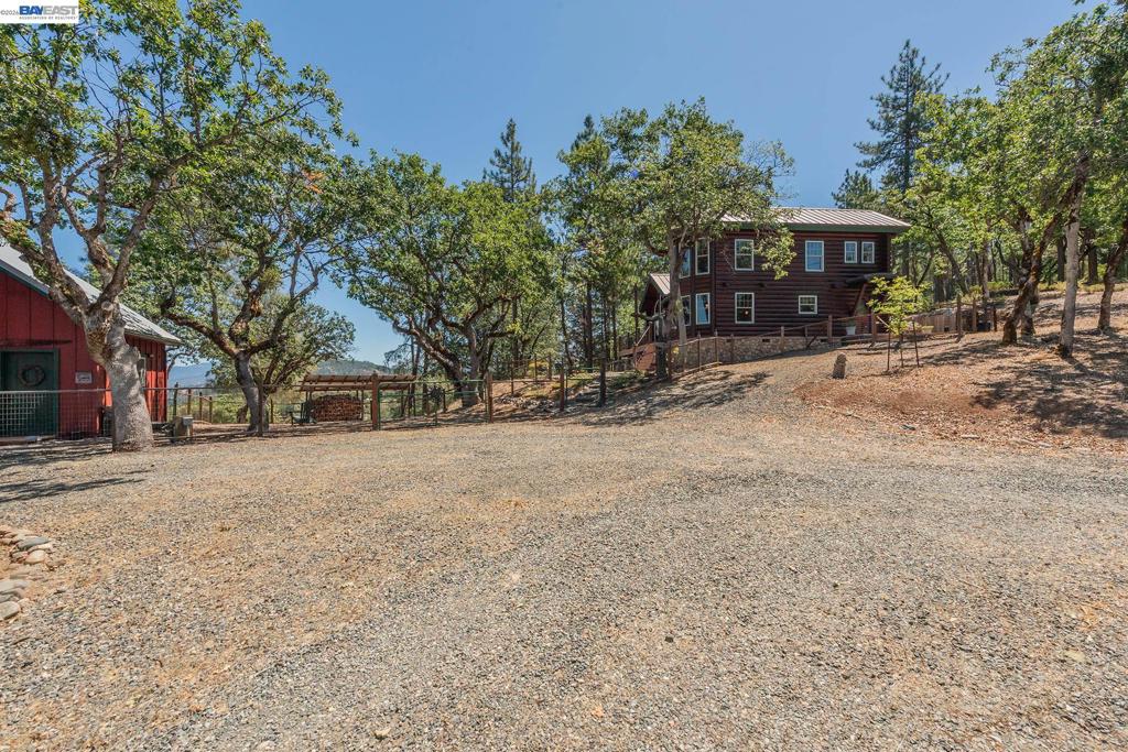 600 Top Of The Grade Property Photo 32