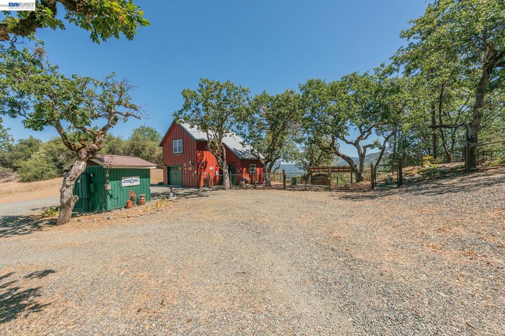 600 Top Of The Grade Property Photo 33
