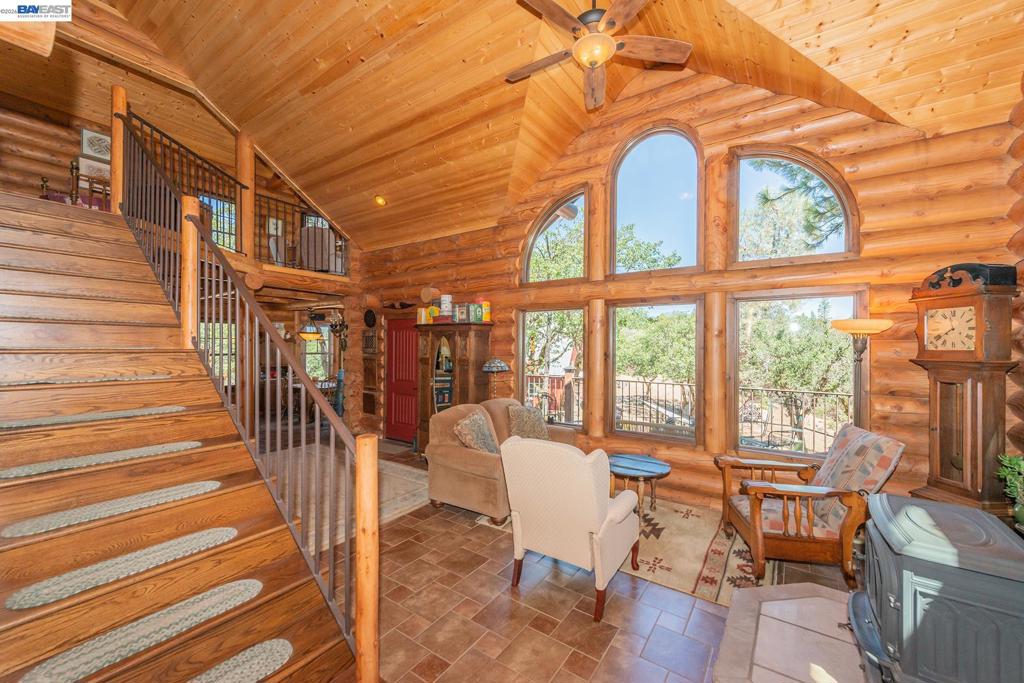 600 Top Of The Grade Property Photo 45
