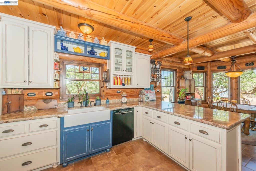 600 Top Of The Grade Property Photo 57