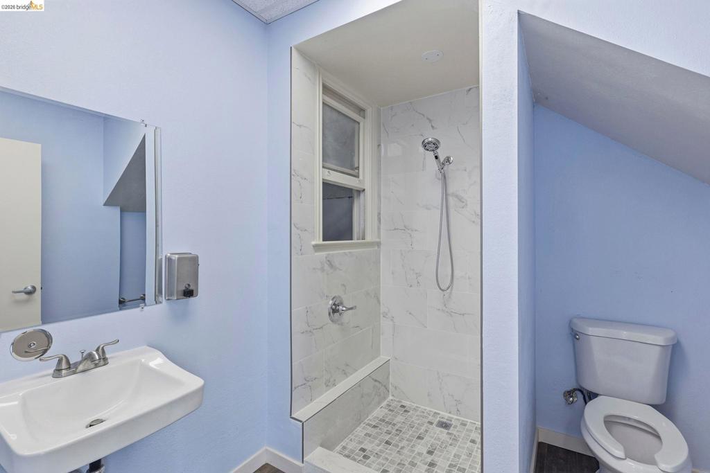 869 Woodside Way Property Photo 27