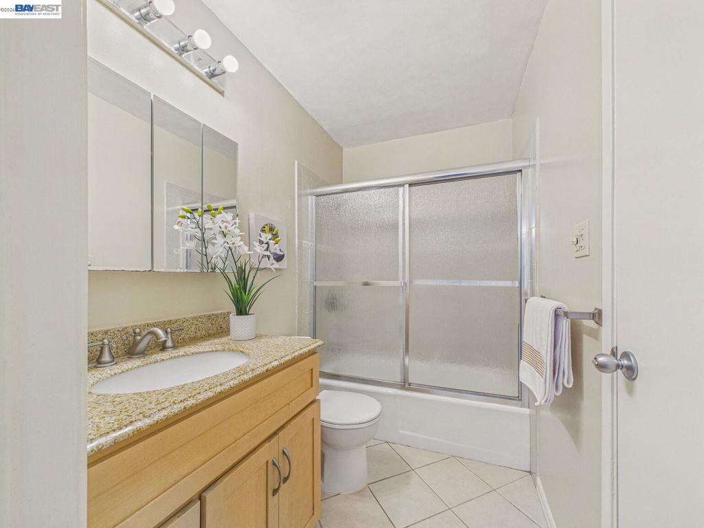 2201 Virginia St 2 Property Photo 29