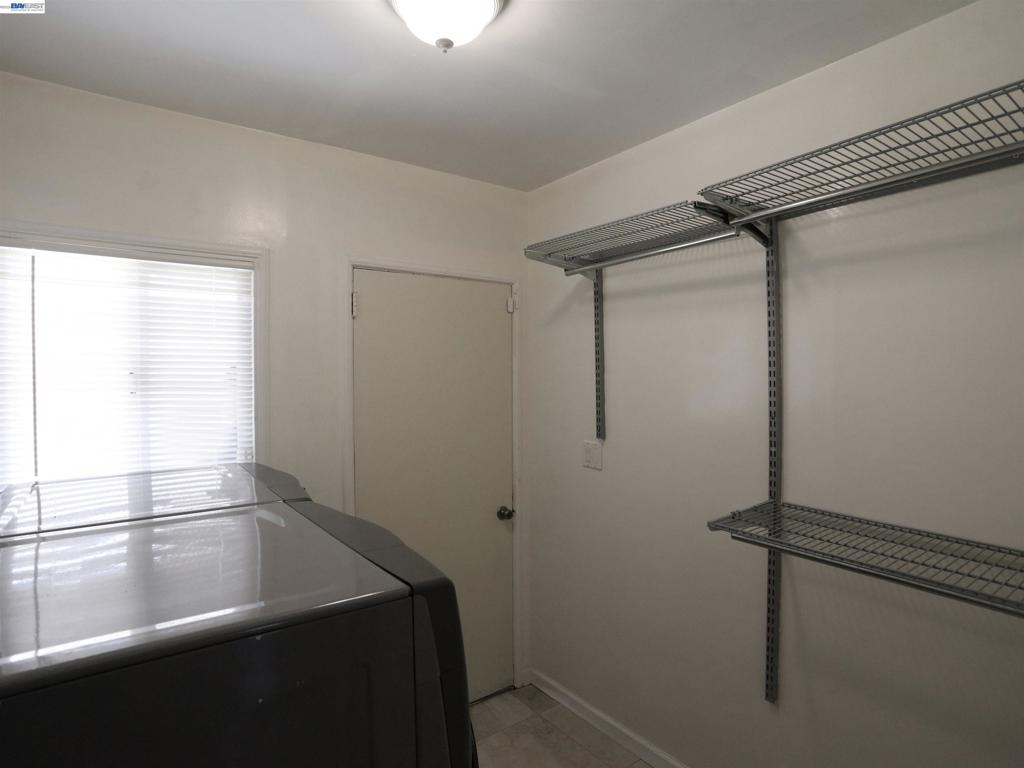 670 Estudillo Ave Property Photo 9