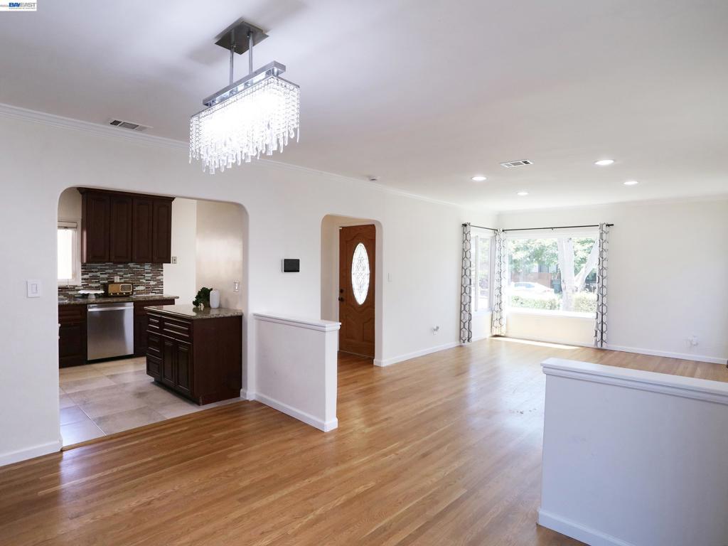 670 Estudillo Ave Property Photo 14