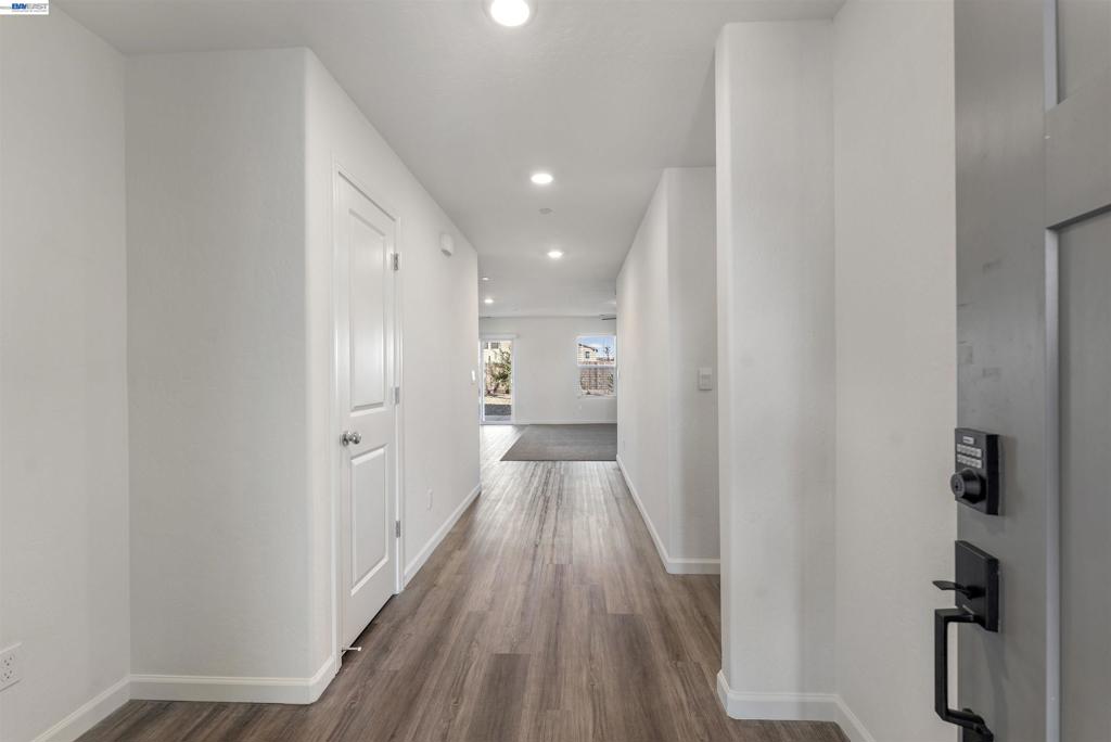 4577 Isabel Ct Property Photo 6