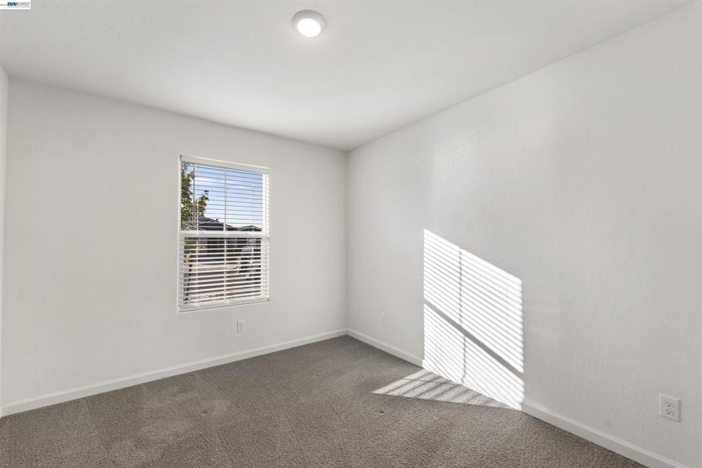 4577 Isabel Ct Property Photo 13