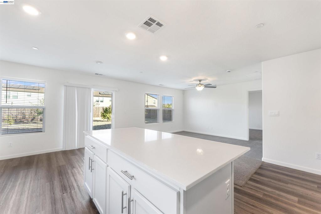 4577 Isabel Ct Property Photo 16