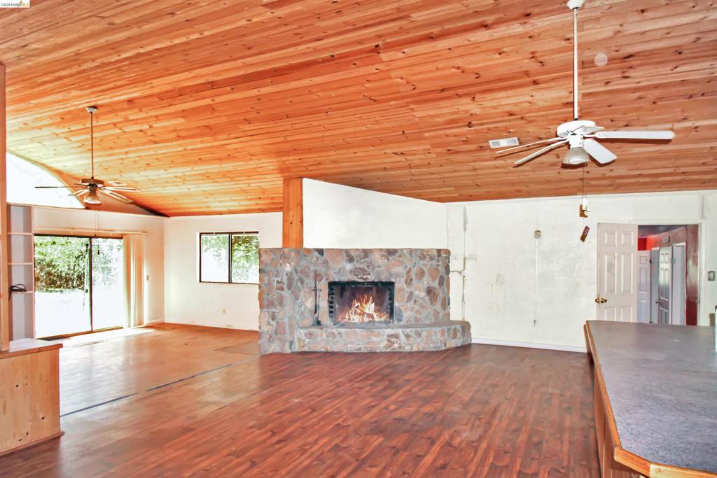 12383 Yankee Hill Rd Property Photo 2