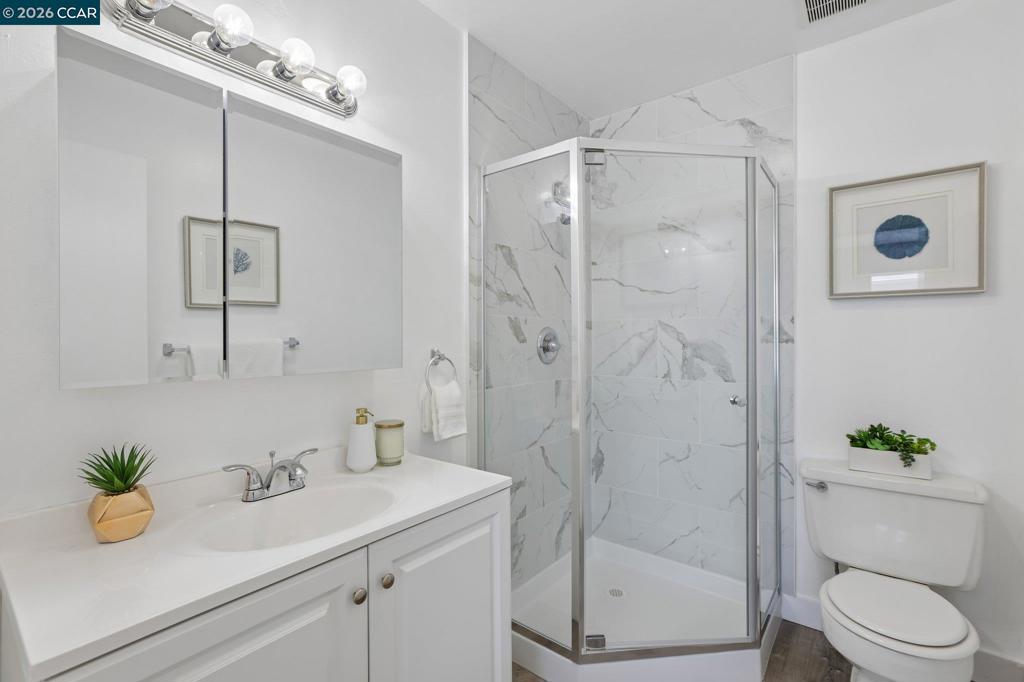 424 Staten 308 Property Photo 22