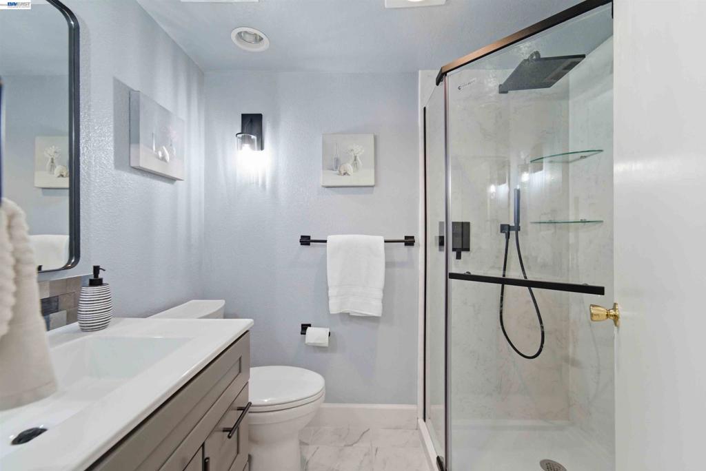 4664 Devonshire Cmn Property Photo 16