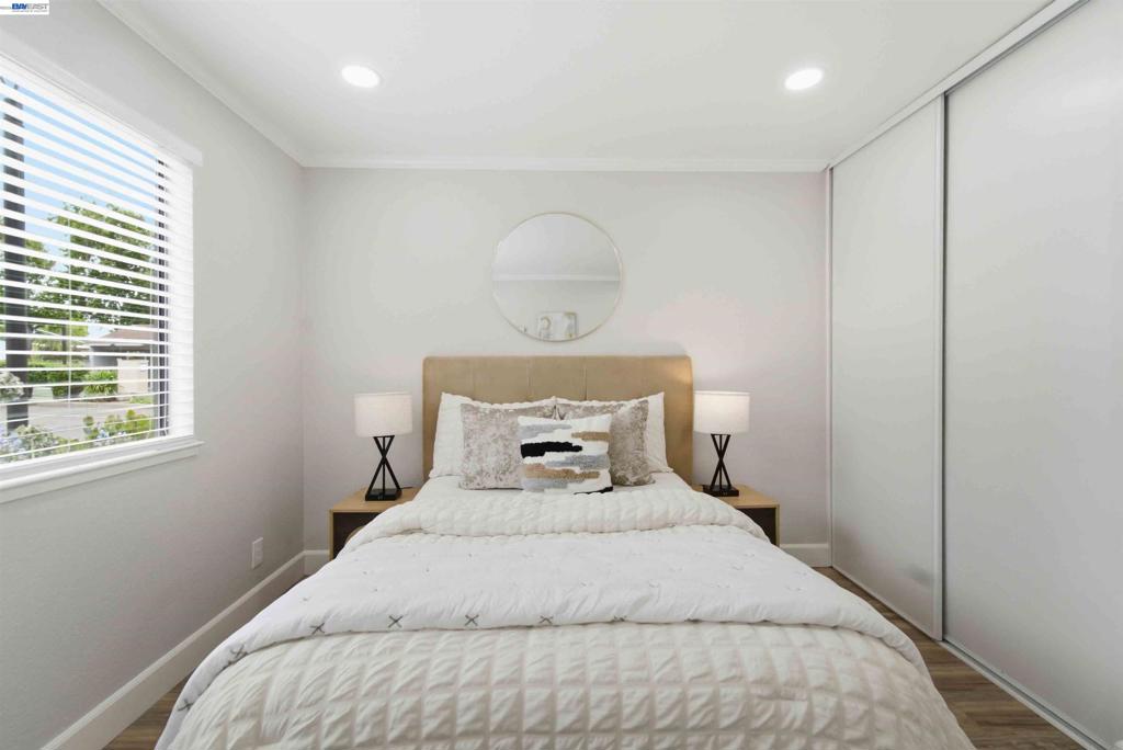 4664 Devonshire Cmn Property Photo 18