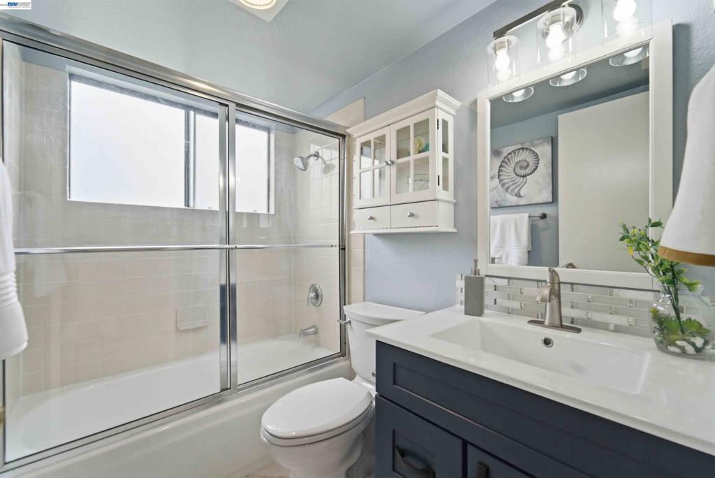 4664 Devonshire Cmn Property Photo 21