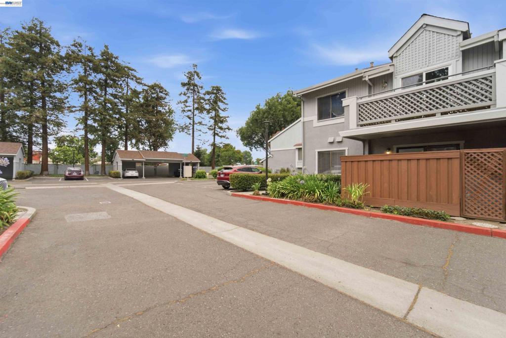 4664 Devonshire Cmn Property Photo 23
