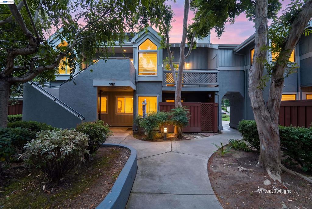 4664 Devonshire Cmn Property Photo 29