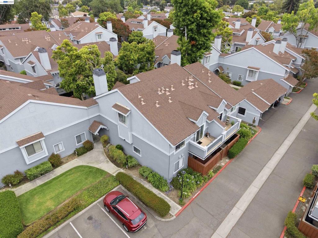 4664 Devonshire Cmn Property Photo 33