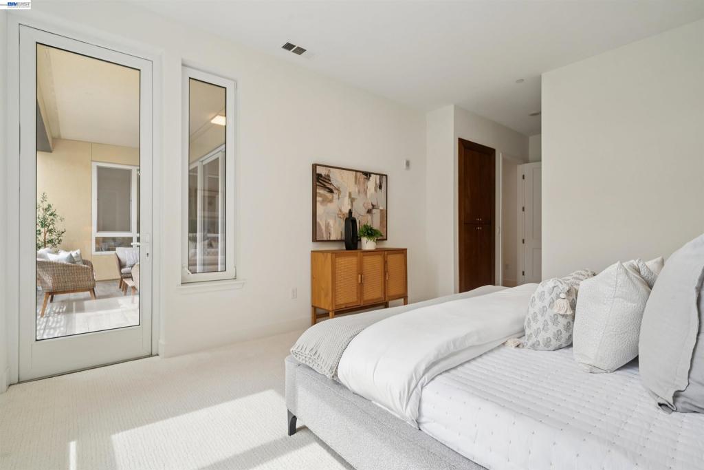2339 Kinetic Cmn 209 Property Photo 12