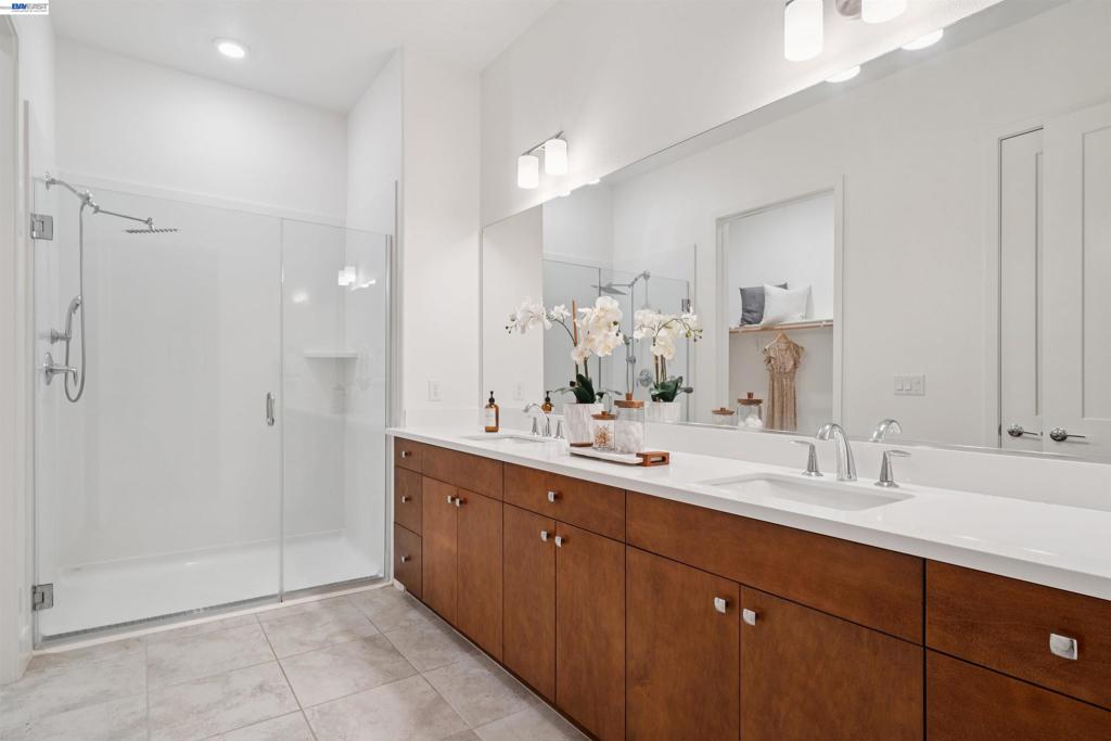 2339 Kinetic Cmn 209 Property Photo 13