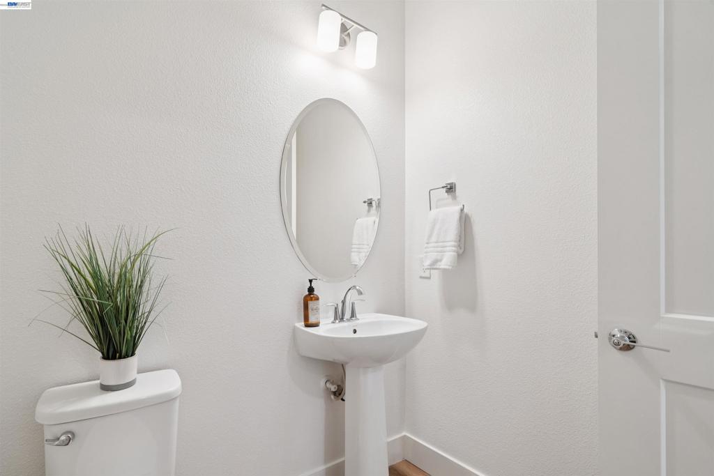 2339 Kinetic Cmn 209 Property Photo 16