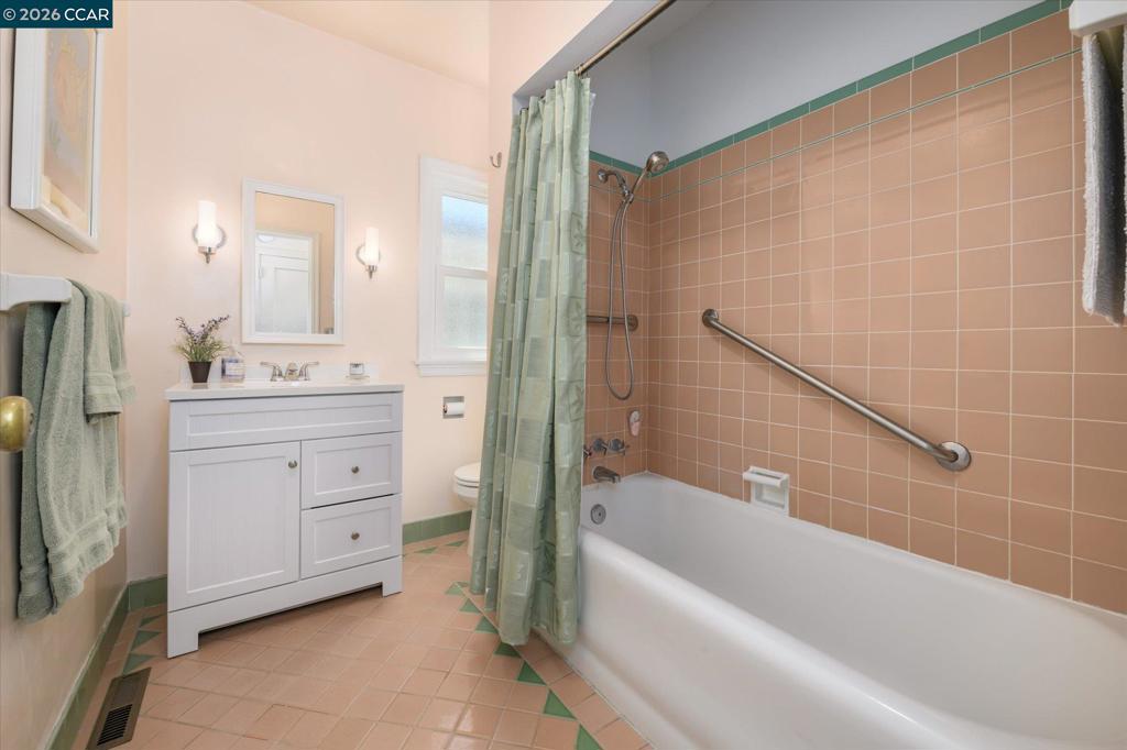 1201 Missouri St Property Photo 25