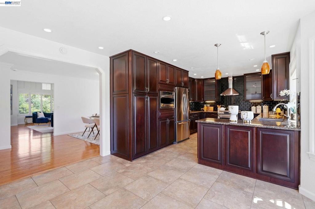 883 Dover Cir Property Photo 12